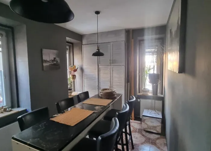 Mieszkanie Przy Dworcu Glowna Apartment *